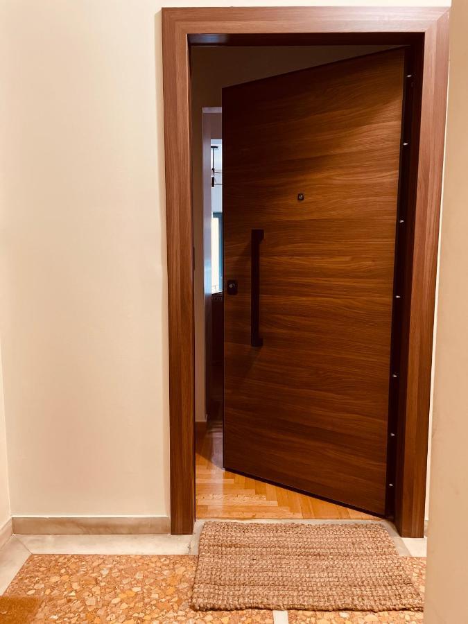 2 Bedroom Apt - Live Like A Local In Kolonaki Athens Exterior photo