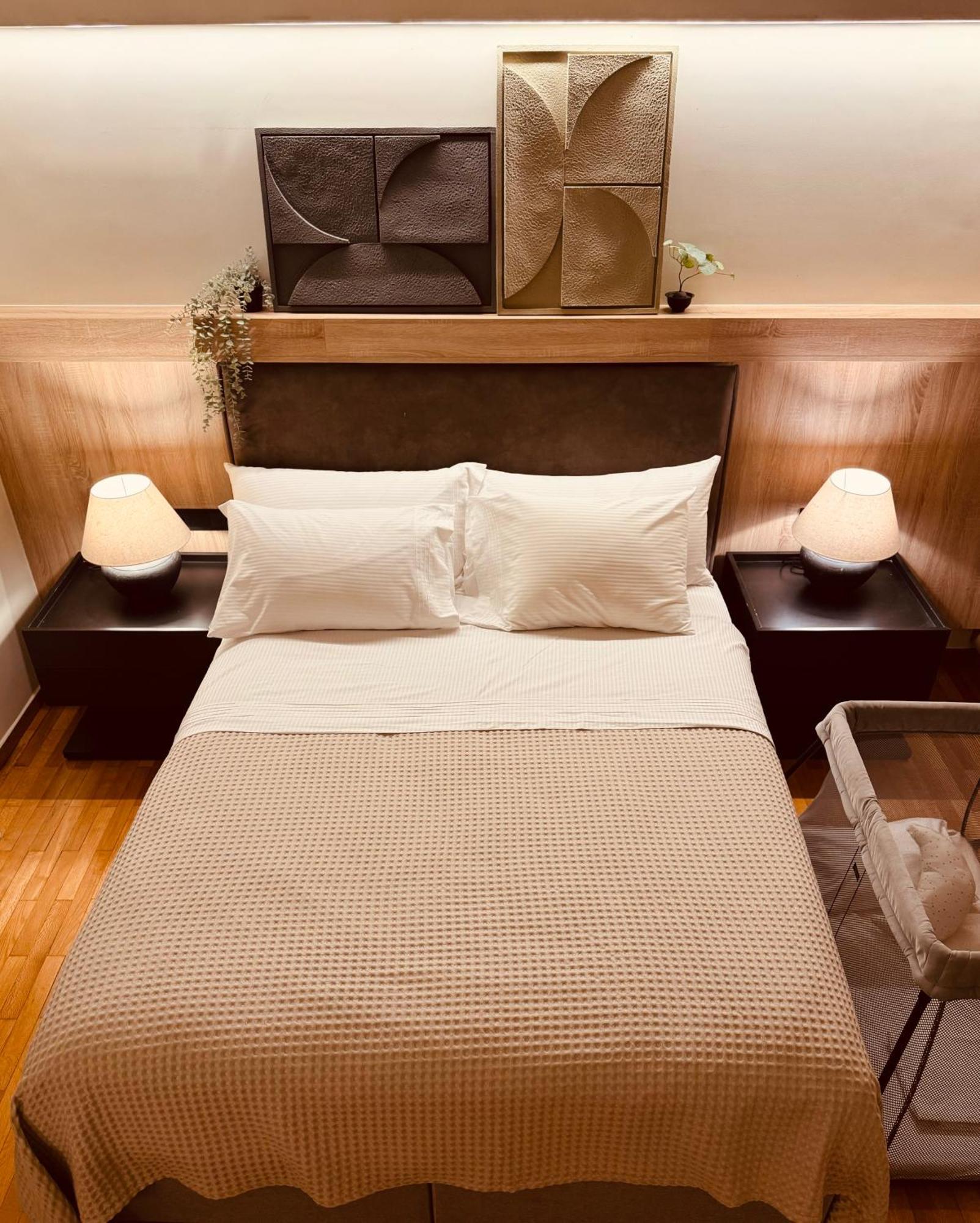 2 Bedroom Apt - Live Like A Local In Kolonaki Athens Exterior photo